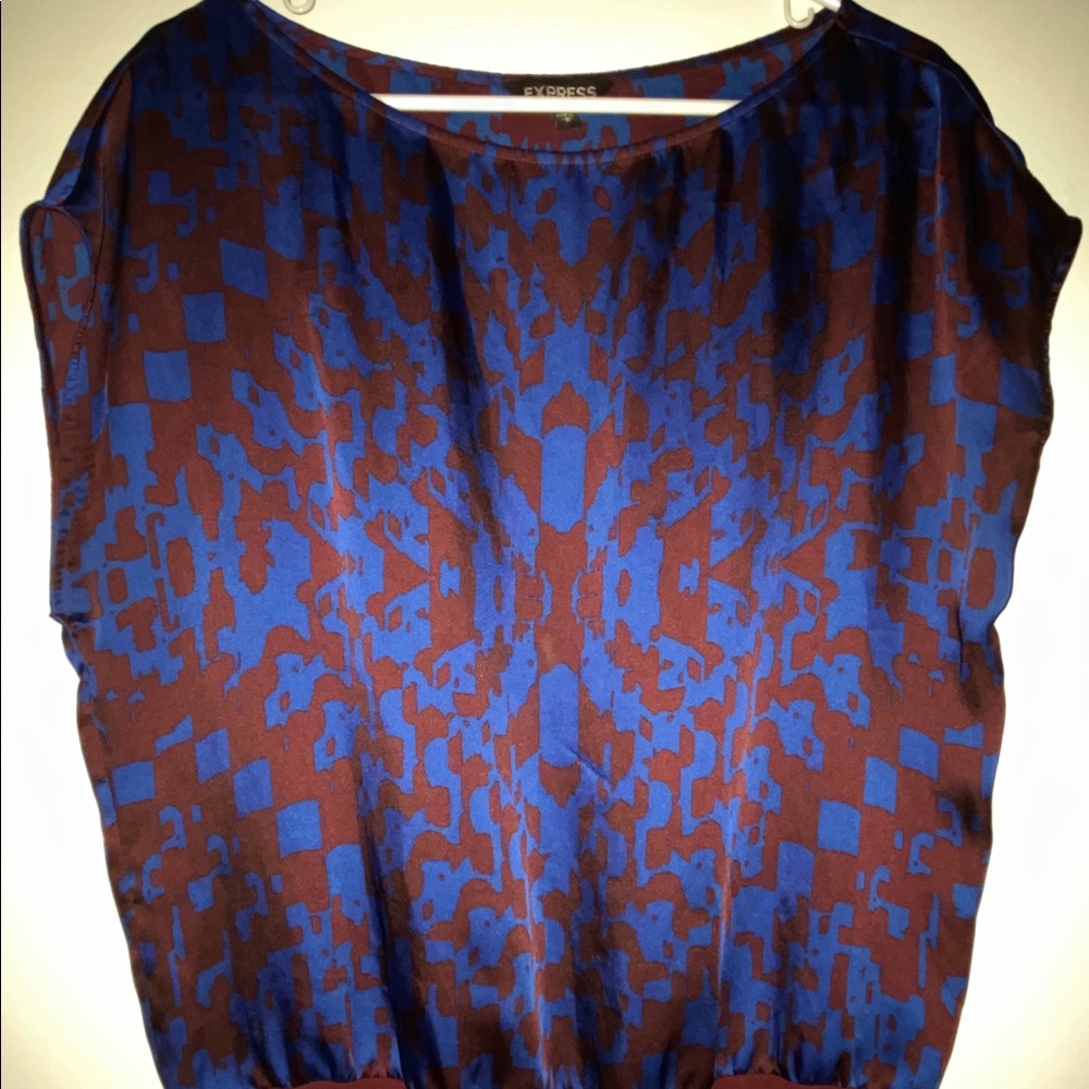 Express polyester top